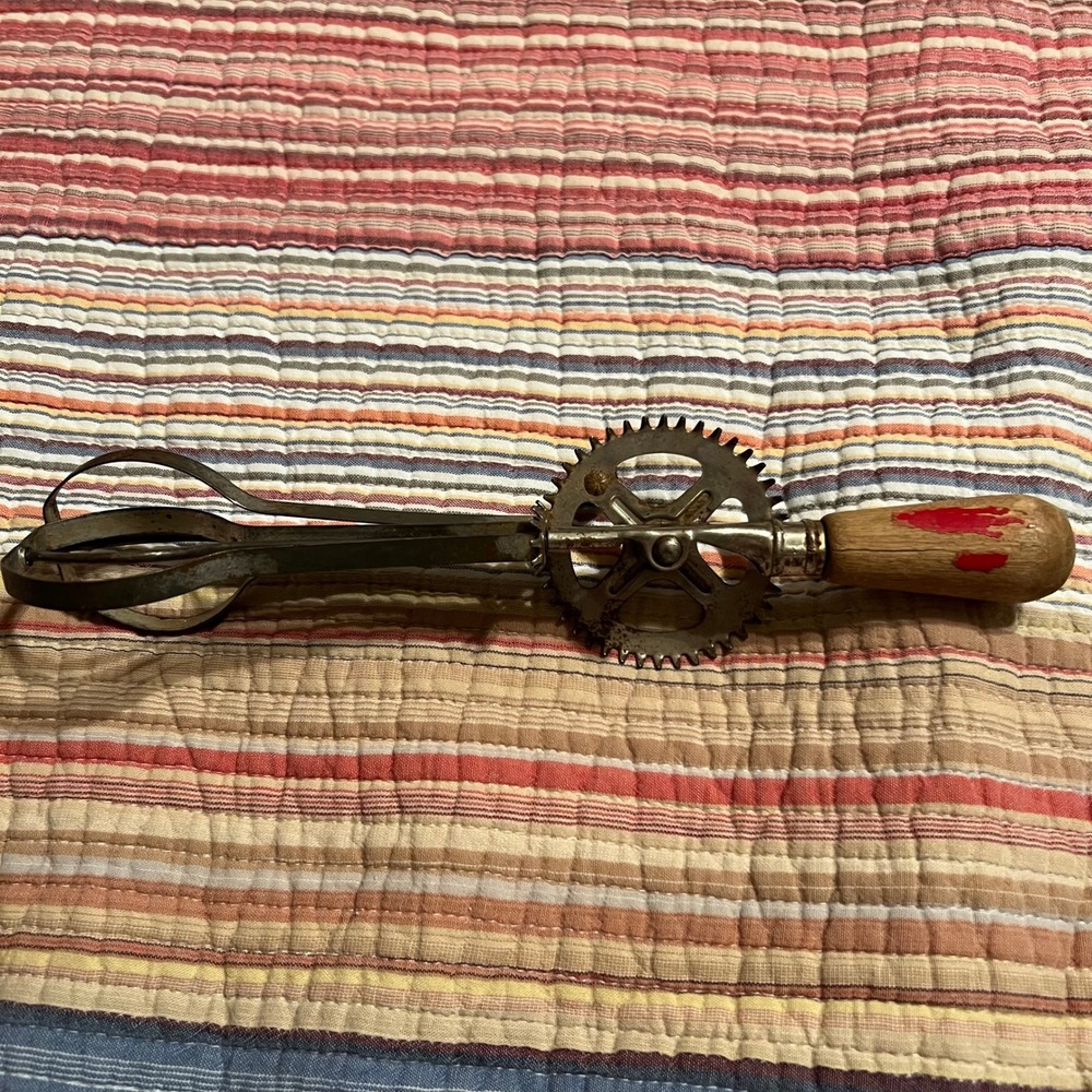 Vintage Hand Crank Rotary Egg Beater Kitchen Utensil‎ Cooking Baking Tool